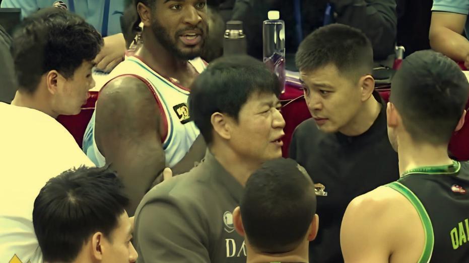 华体育app官网登录-辽篮5分憾负又是3连败！小龙空砍23+5，赵继伟12+7+6，莫兰德两双